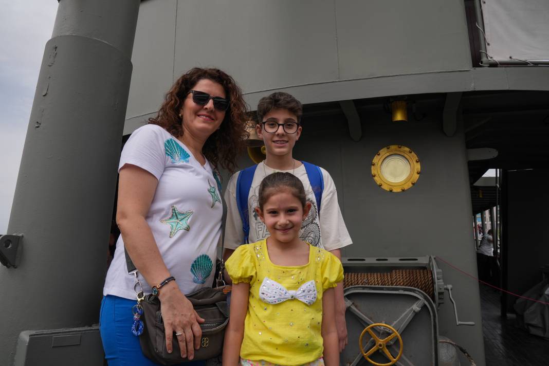 TCG Nusret Müze Gemisi’ne ziyaretçi akını 30